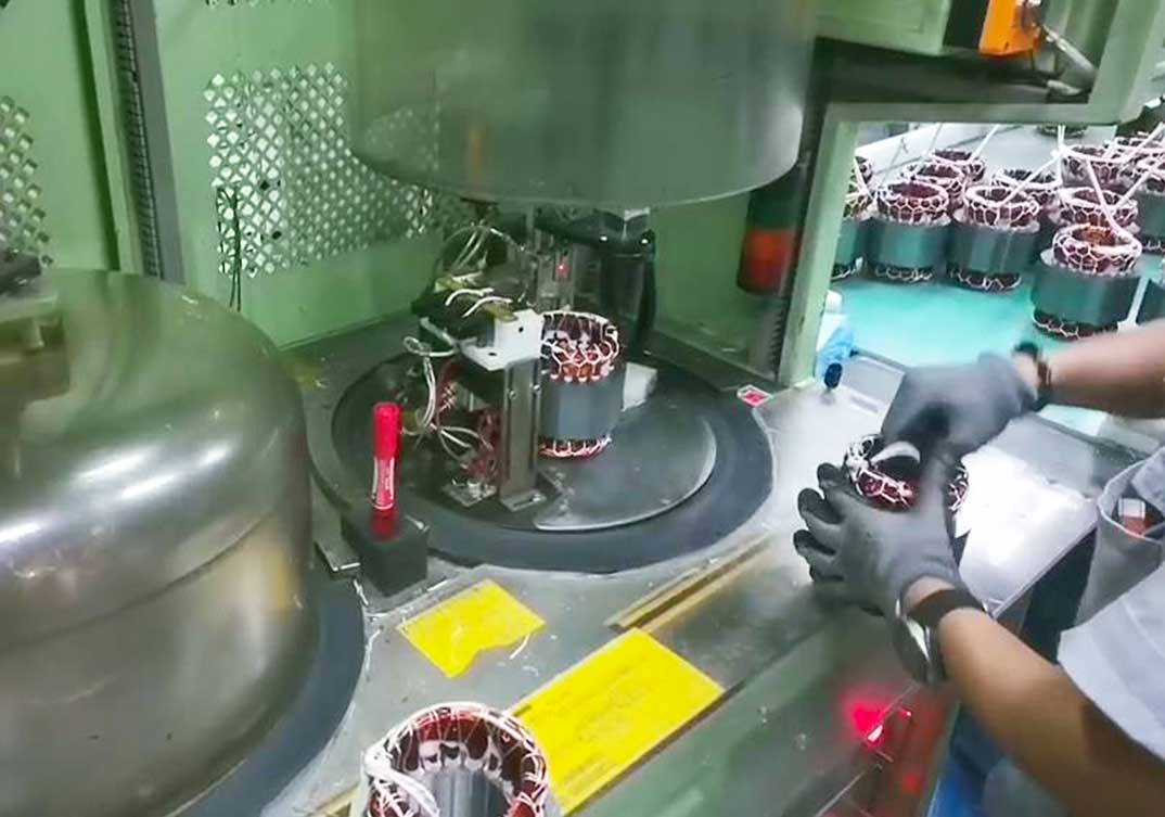 空調壓縮機定子真空測試系統(tǒng)應用現(xiàn)場—艾普智能.jpg