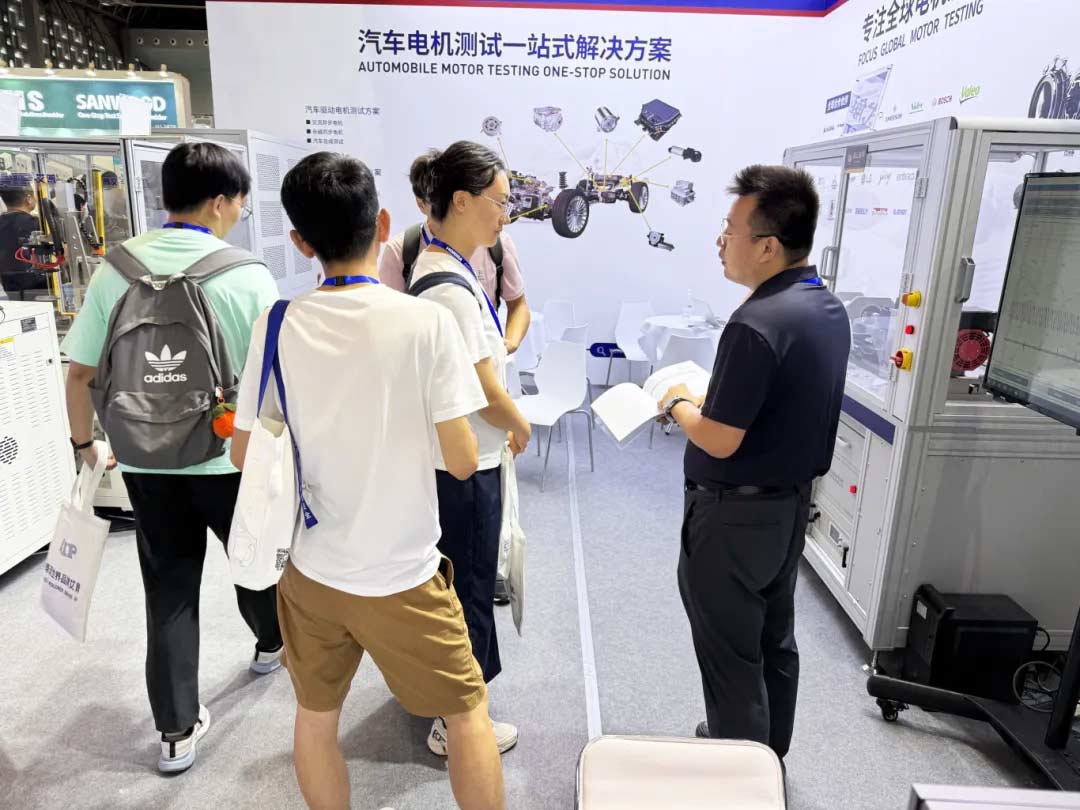 聚焦智能駕駛！艾普智能攜全場(chǎng)景方案亮相汽車行業(yè)展會(huì)